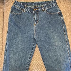 EUC Wrangler Straight Leg Jeans Size 5/6.